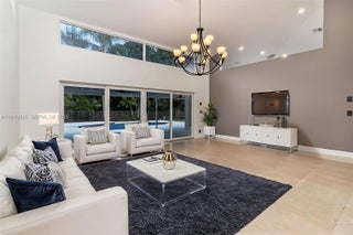 Photo of Listing #A11910926