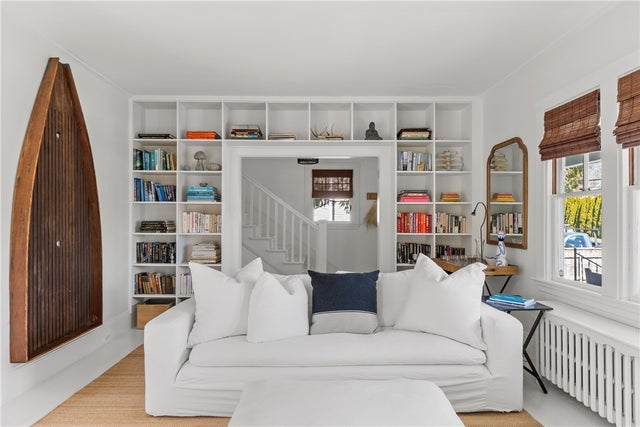 193 Coggeshall Ave, Newport