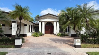 Photo of Listing #A11900705