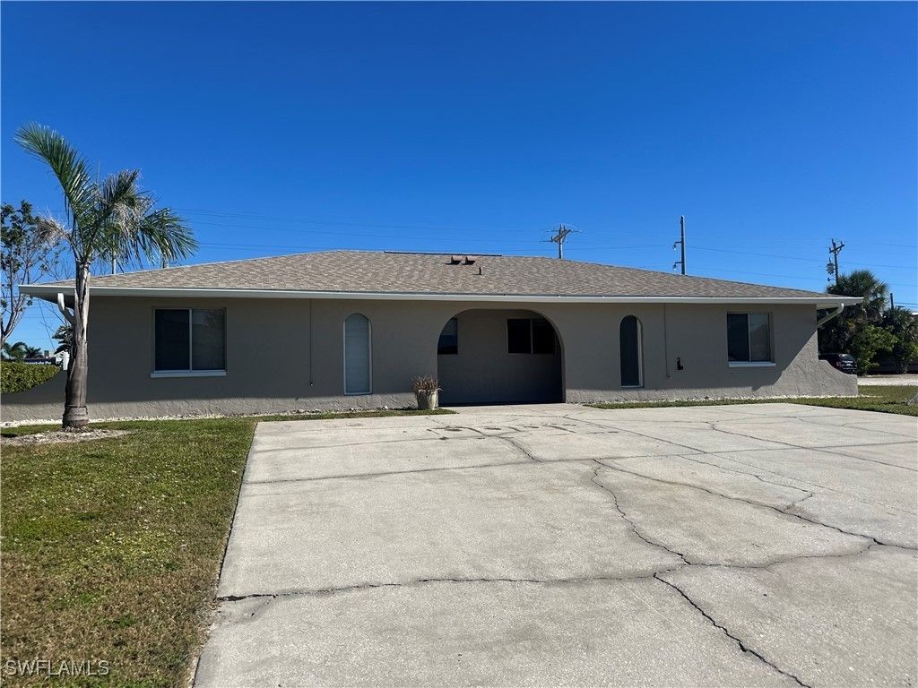 2105 Se 15th Pl, Cape Coral