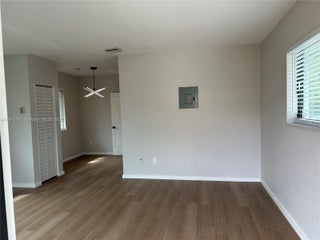 Photo of Listing #A11915300