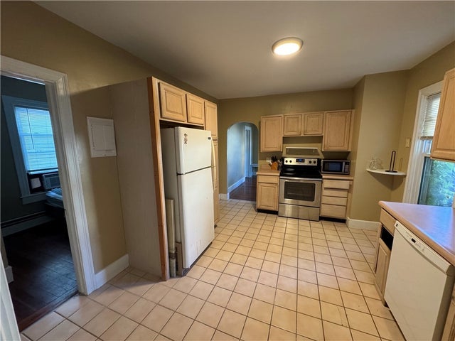 46 William St # 2, Newport