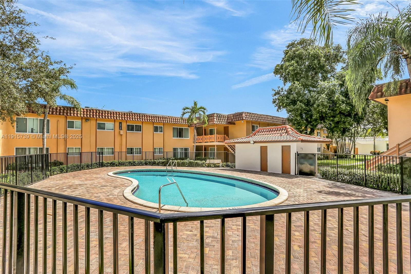 Photo of Listing #A11915739