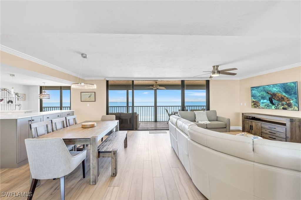 9653 Gulf Shore Dr 402, Naples