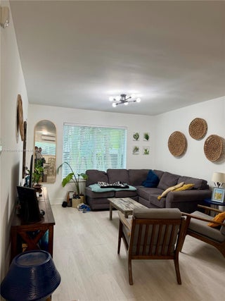 Photo of Listing #A11915840