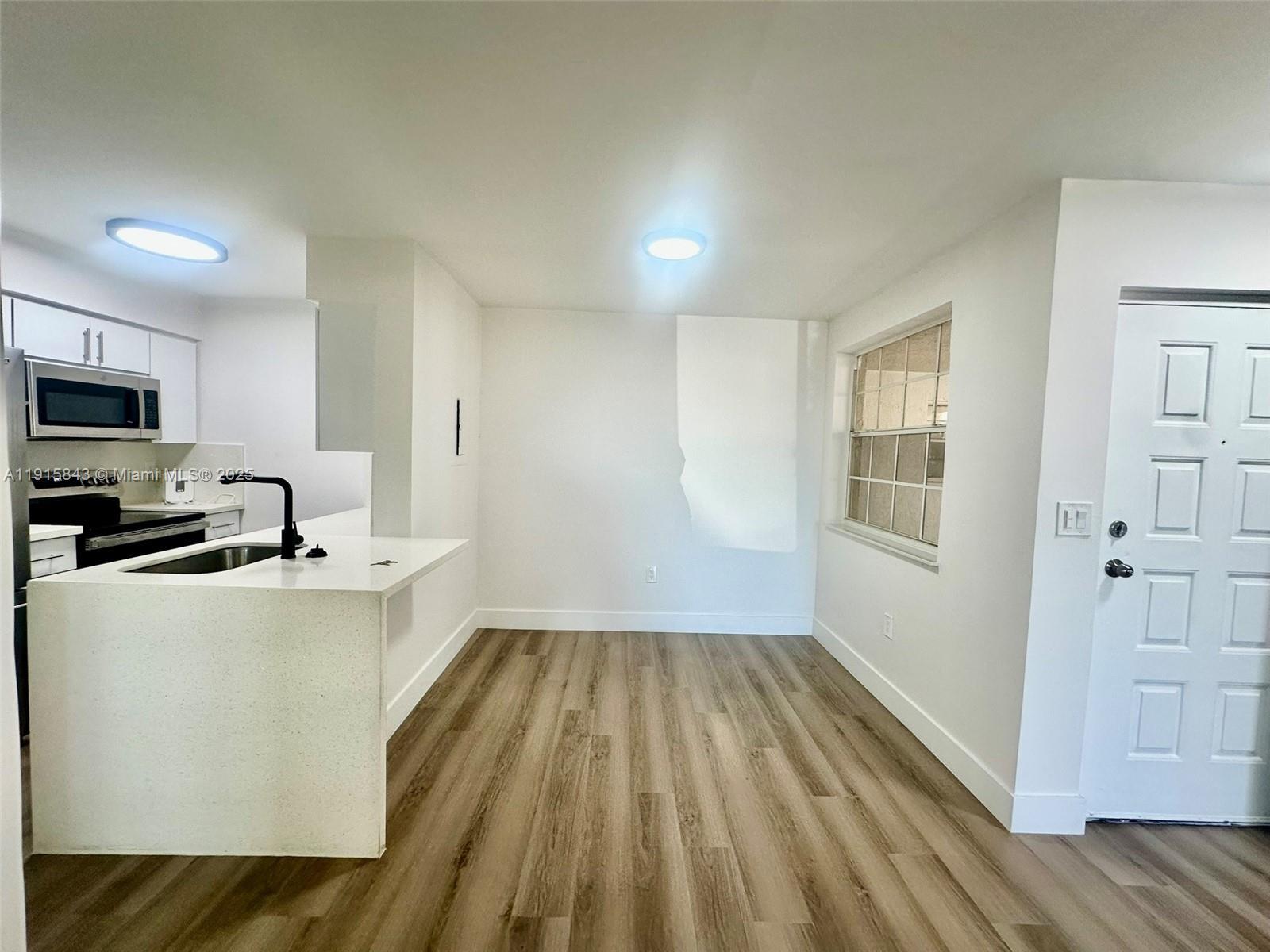 Photo of Listing #A11915843