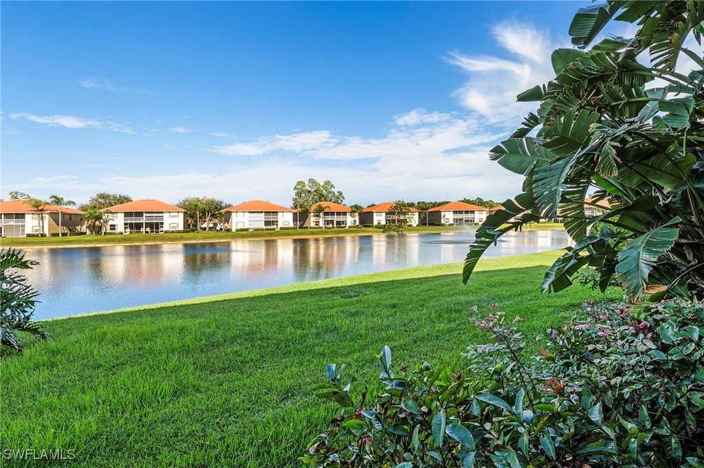 280 Robin Hood Cir 101, Naples