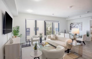 Photo of Listing #A11915867