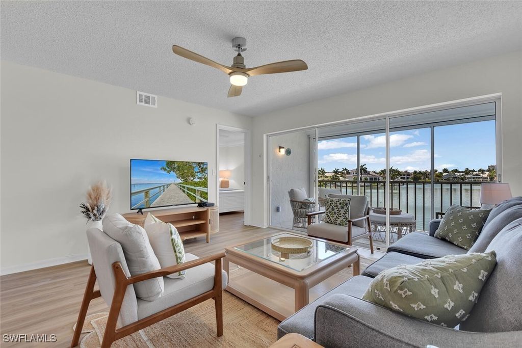 10682 Gulf Shore Dr C205, Naples
