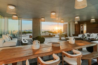 Photo of Listing #A11917280