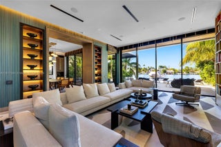 Photo of Listing #A11917063