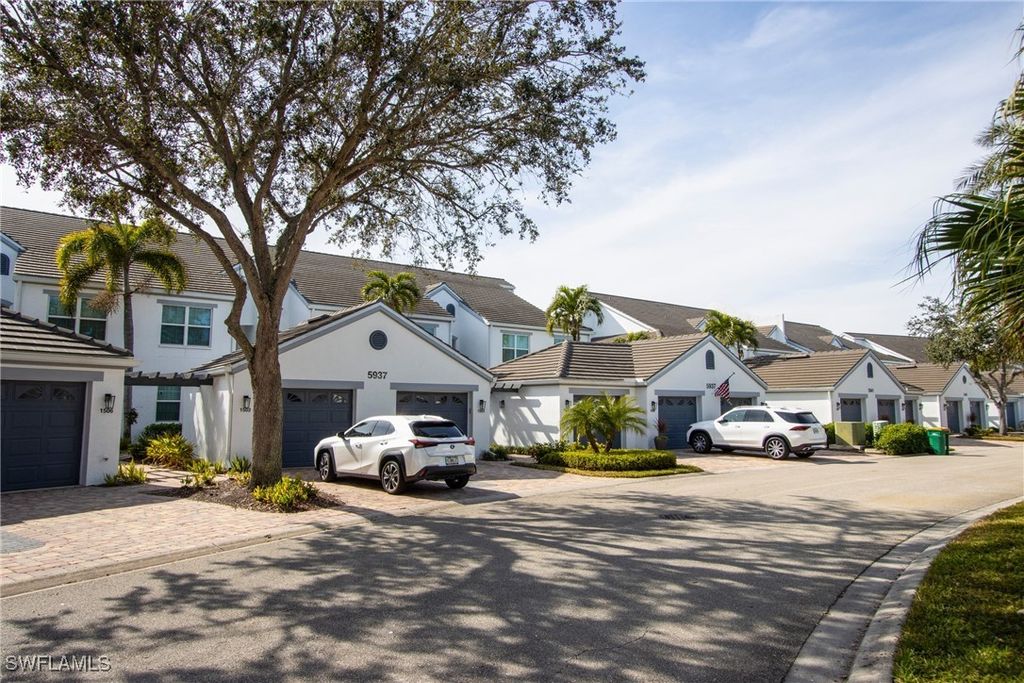 5937 Sand Wedge Ln 1507, Naples