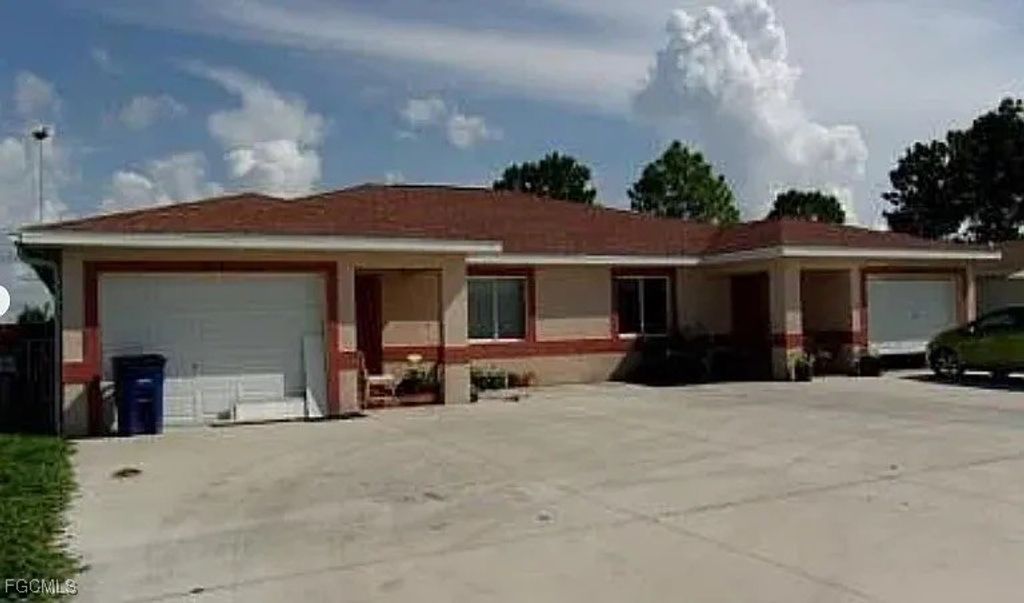 689 Alabama Rd S, Lehigh Acres