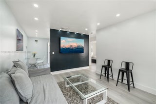 Photo of Listing #A11921823