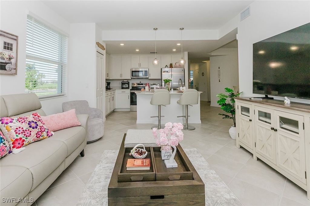 5555 Double Eagle Cir 3918, Ave Maria