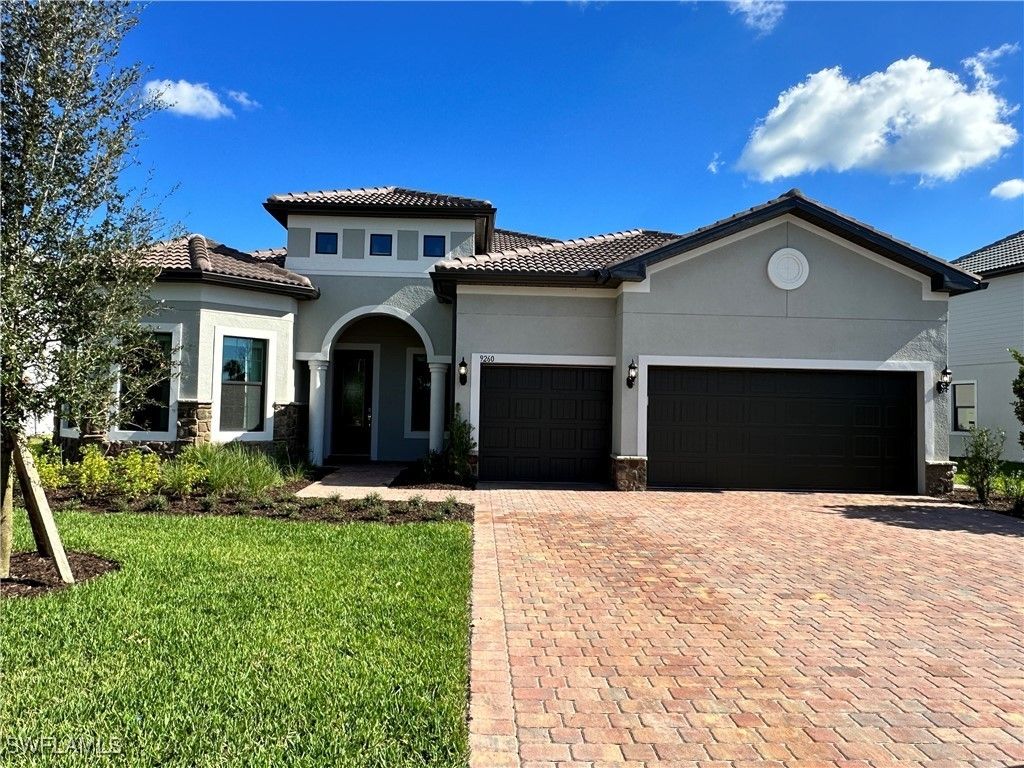 9260 Cormorant Dr, Naples