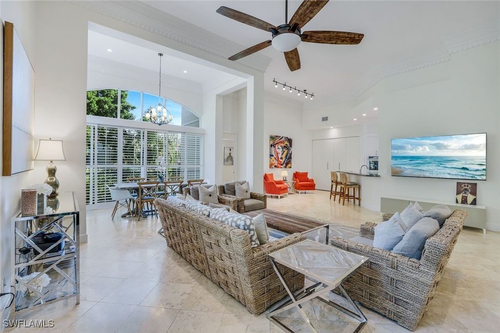 1560 Clermont Dr D-201, NAPLES