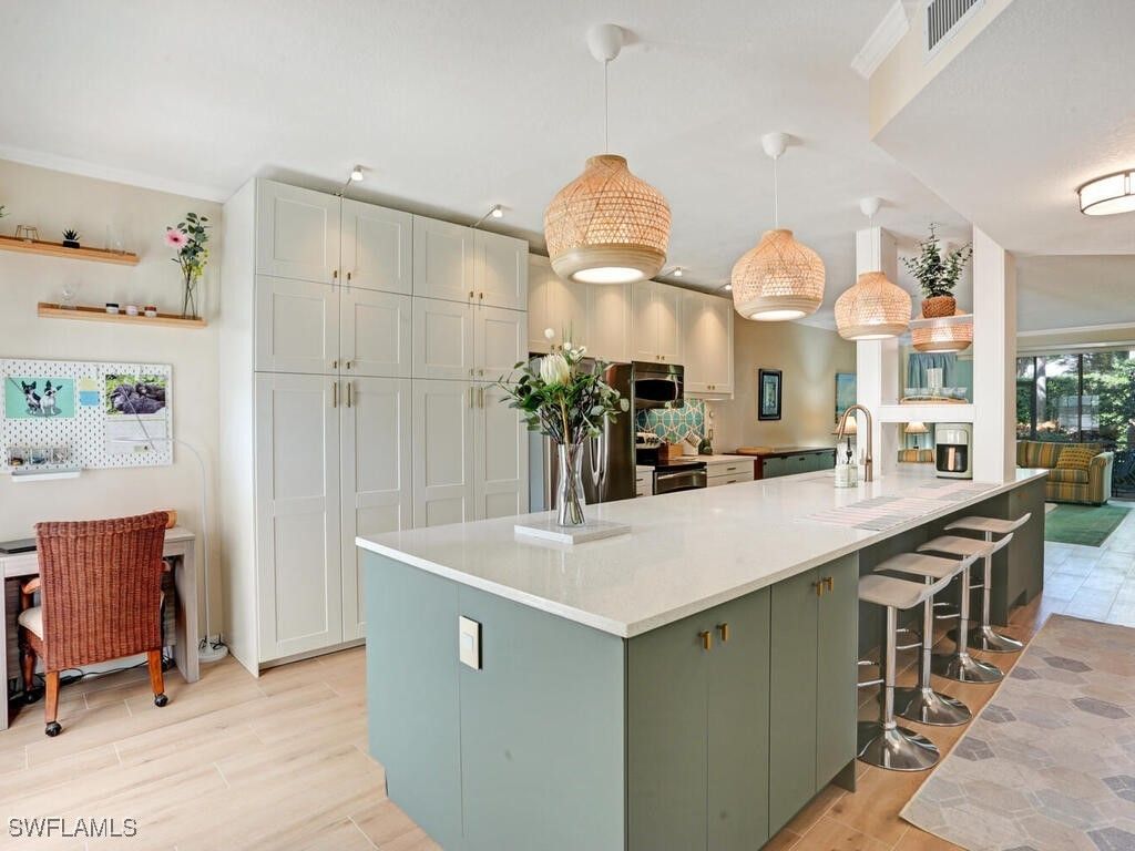 7095 Barrington Cir 6-102, Naples