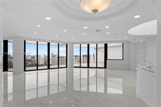 Photo of Listing #A11925365