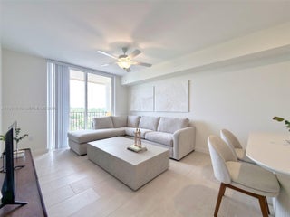 Photo of Listing #A11924610