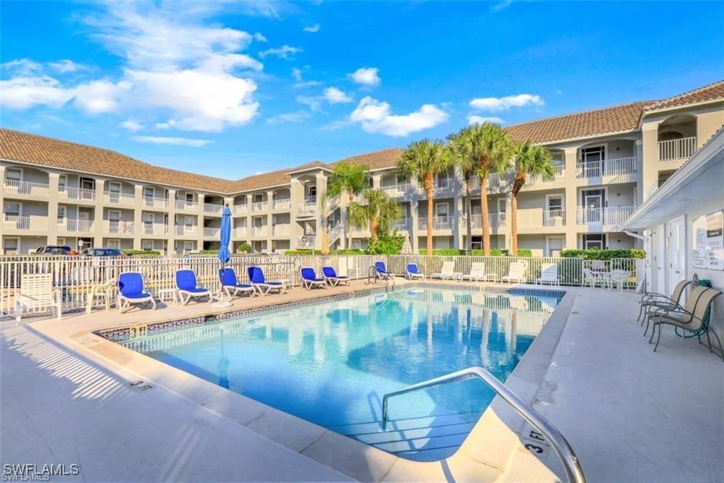 519 Roma Ct 3-301, NAPLES