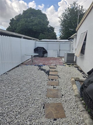 Photo of Listing #A11927180