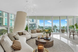 Photo of Listing #A11927136