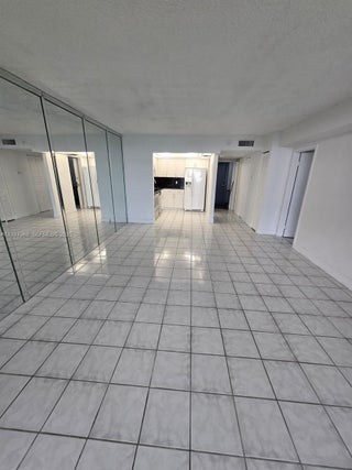 Photo of Listing #A11927362