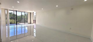 Photo of Listing #A11927735