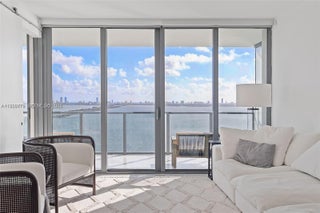 Photo of Listing #A11928779