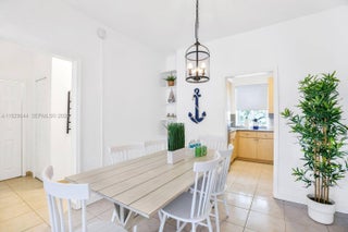 Photo of Listing #A11929044