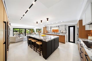 Photo of Listing #A11929114