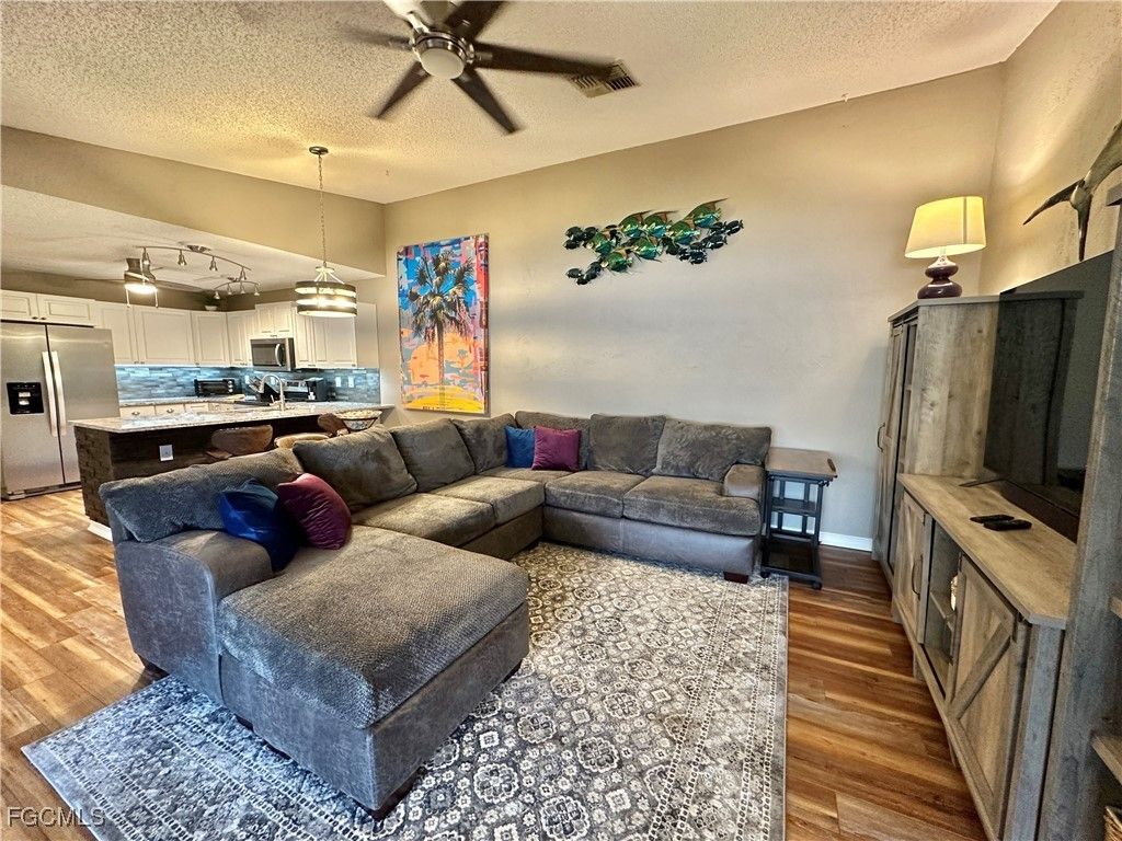 15427 Crystal Lake Dr, North Fort Myers