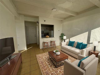 Photo of Listing #A11930177