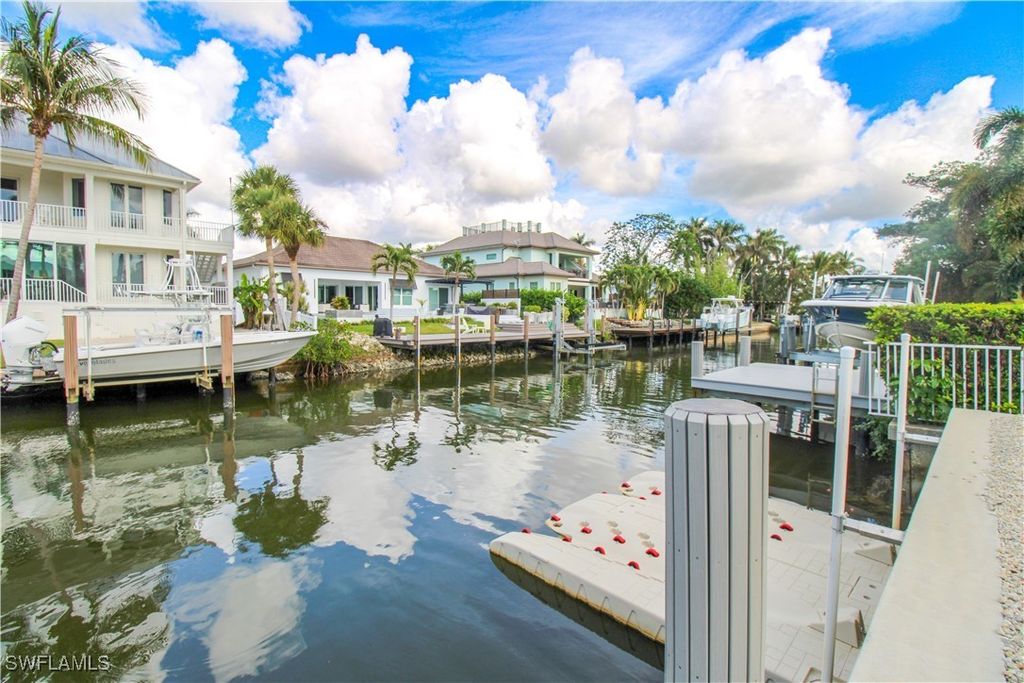 1353 Pelican Ave, Naples
