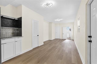 Photo of Listing #A11929545