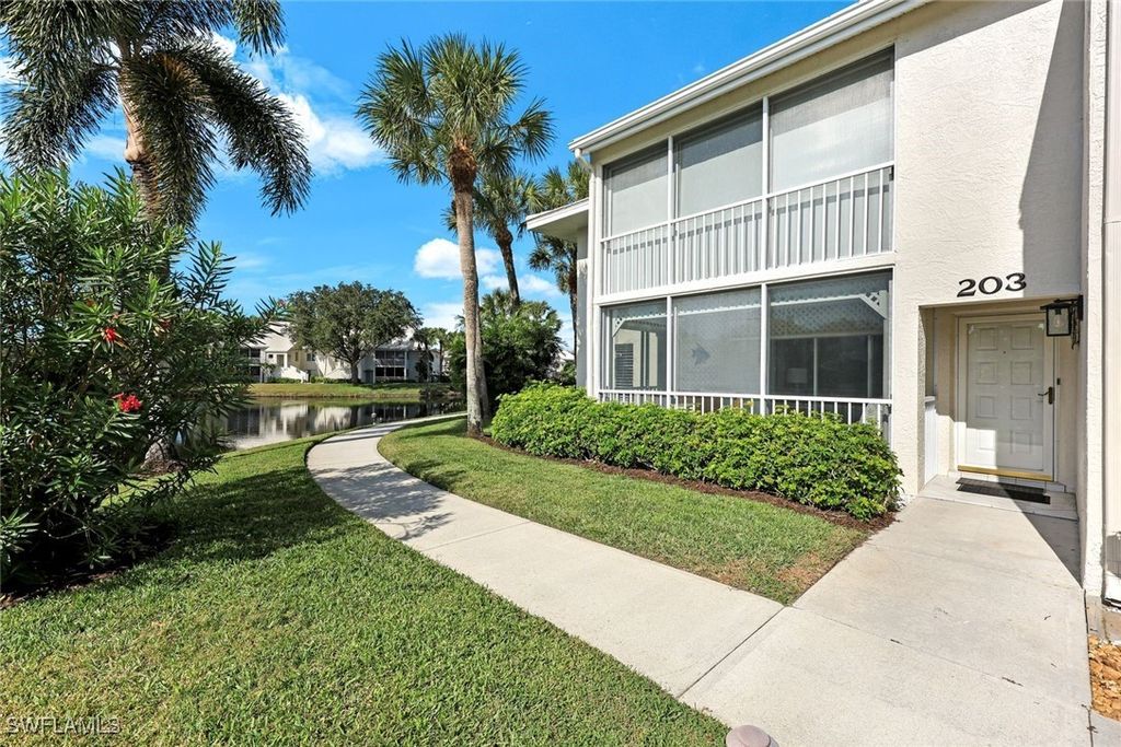 797 Willowbrook Dr 203, Naples