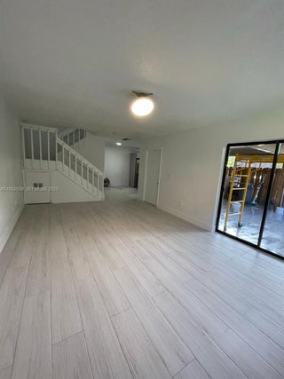 Photo of Listing #A11932038