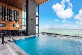 Photo of Listing #A11932338