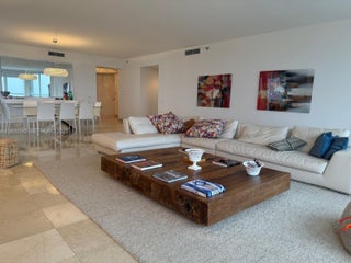 Photo of Listing #A11928395