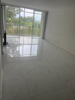 Photo of Listing #A11932501