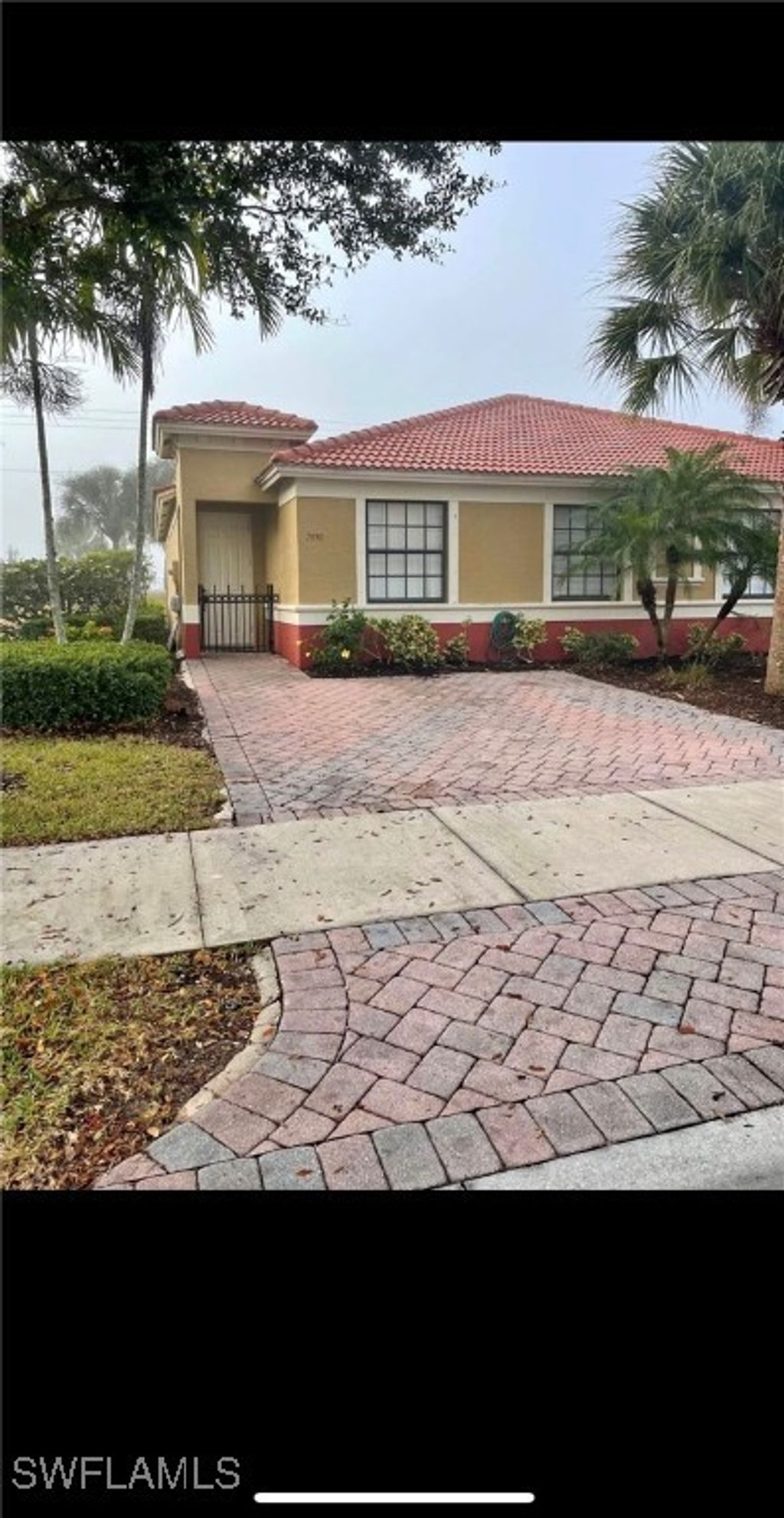7350 Bristol Cir, Naples