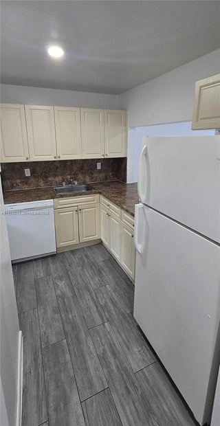 Photo of Listing #A11933011