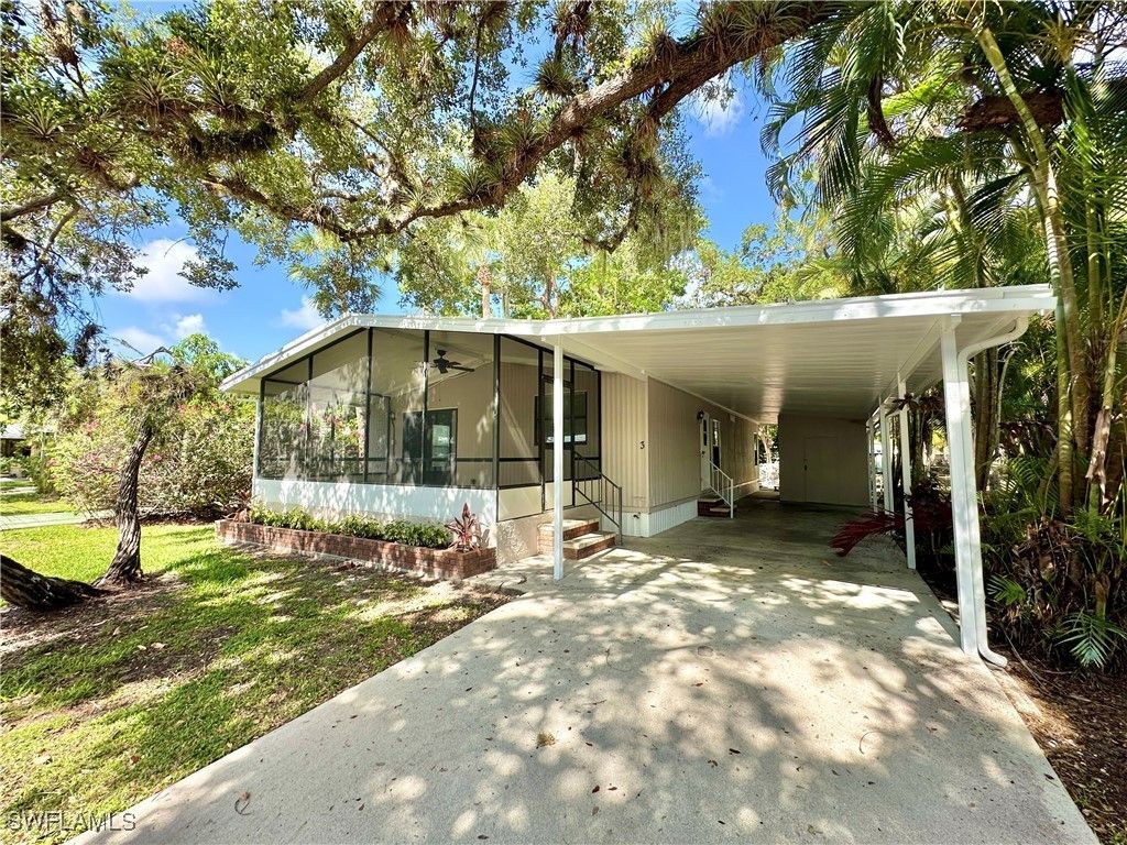 1252 Henderson Creek Dr, Naples