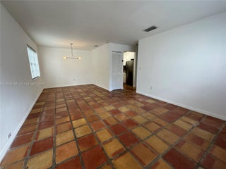 Photo of Listing #A11933345