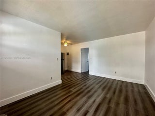 Photo of Listing #A11934024