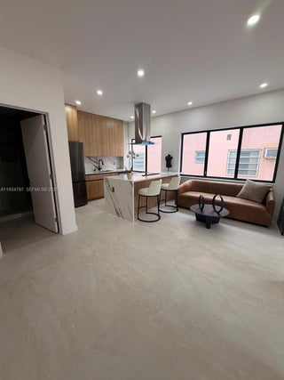 Photo of Listing #A11934797