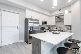 Photo of Listing #A11934800