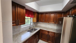 Photo of Listing #A11935244