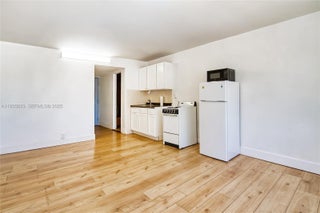 Photo of Listing #A11935033